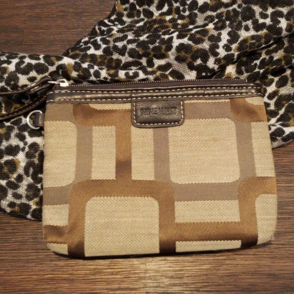 Nine West Handbags - Nine West Wristlet Wallet
